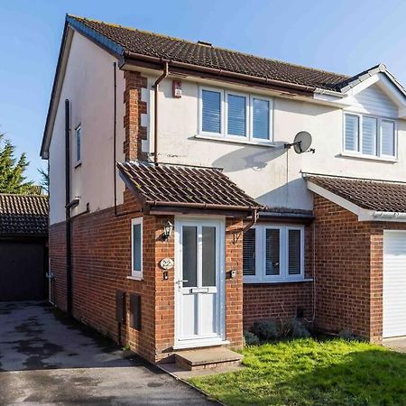 2 Bedroom House-Driveway - Bournemouth Hospital - Long Stay Discounts - Lima Apartments Ltd Bagian luar foto