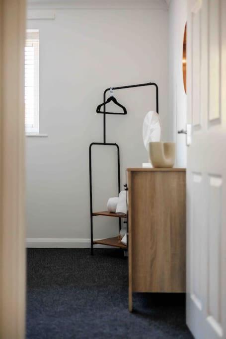 2 Bedroom House-Driveway - Bournemouth Hospital - Long Stay Discounts - Lima Apartments Ltd Bagian luar foto