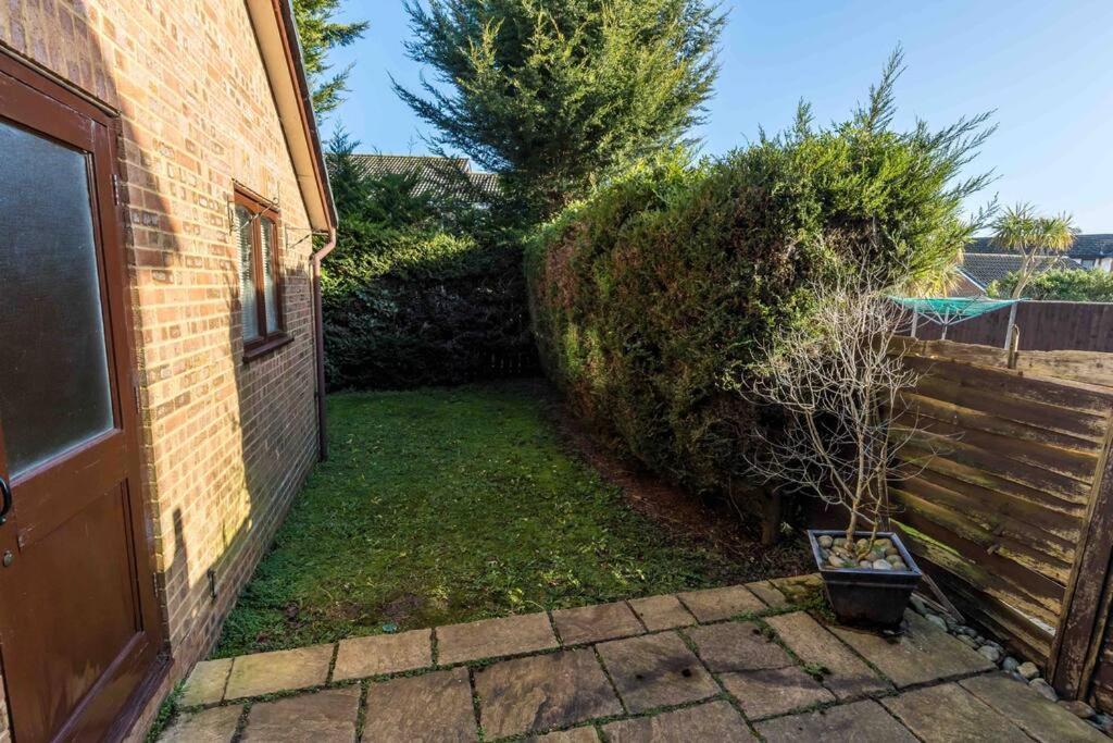 2 Bedroom House-Driveway - Bournemouth Hospital - Long Stay Discounts - Lima Apartments Ltd Bagian luar foto
